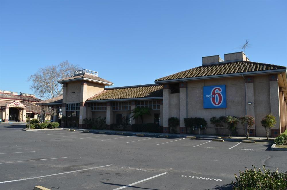 Motel 6 Oakdale, Ca エクステリア 写真