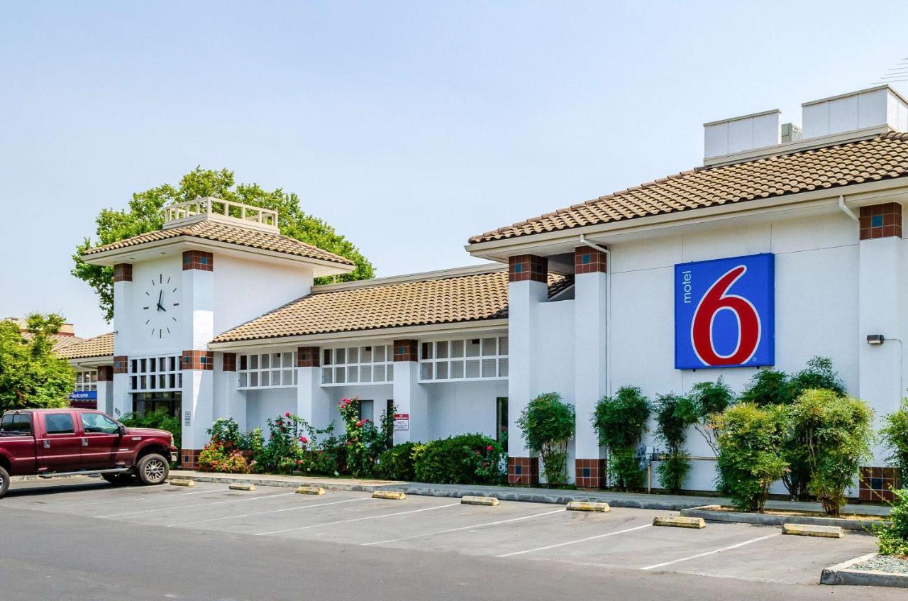 Motel 6 Oakdale, Ca エクステリア 写真
