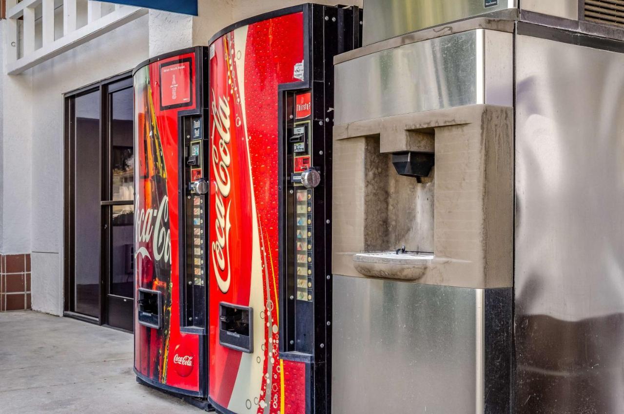 Motel 6 Oakdale, Ca エクステリア 写真