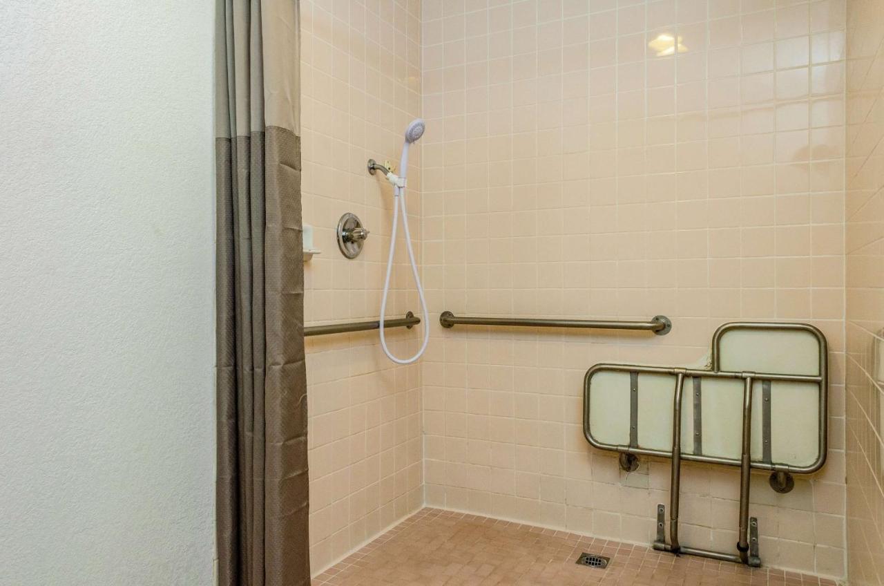 Motel 6 Oakdale, Ca エクステリア 写真