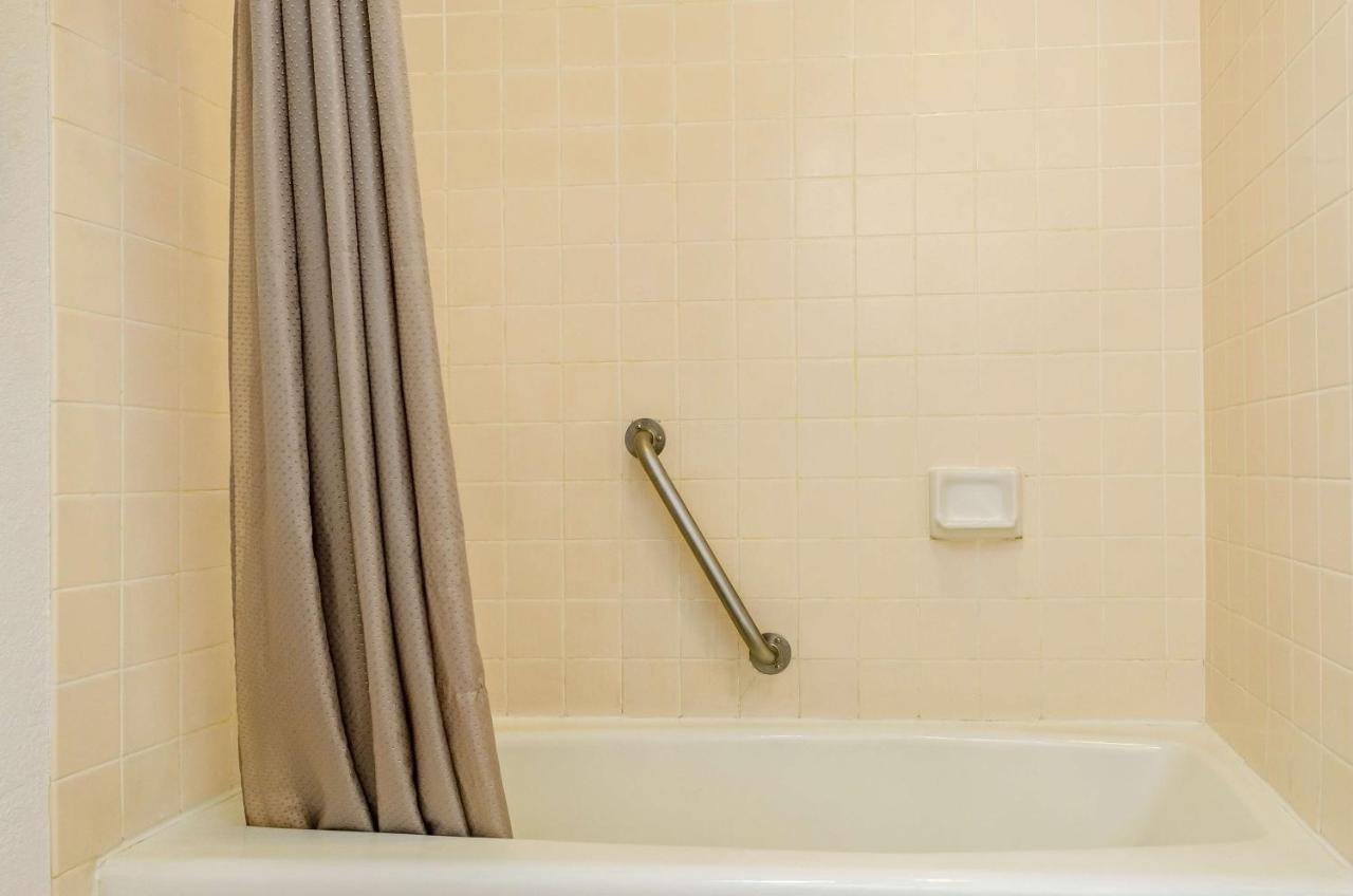 Motel 6 Oakdale, Ca エクステリア 写真