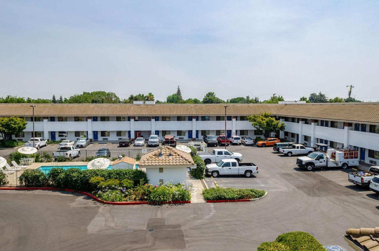 Motel 6 Oakdale, Ca エクステリア 写真