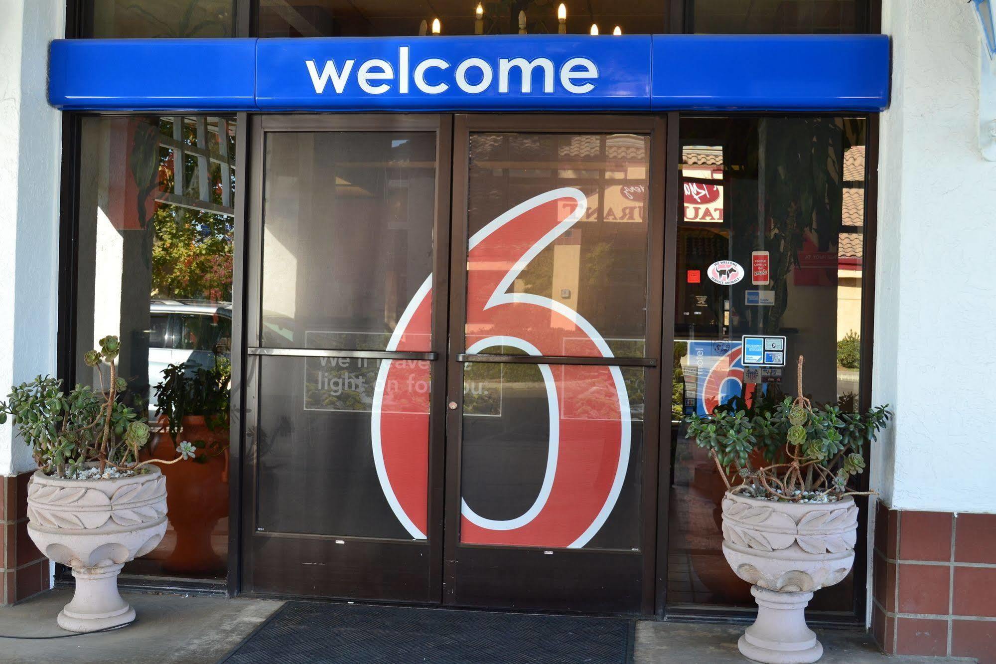 Motel 6 Oakdale, Ca エクステリア 写真