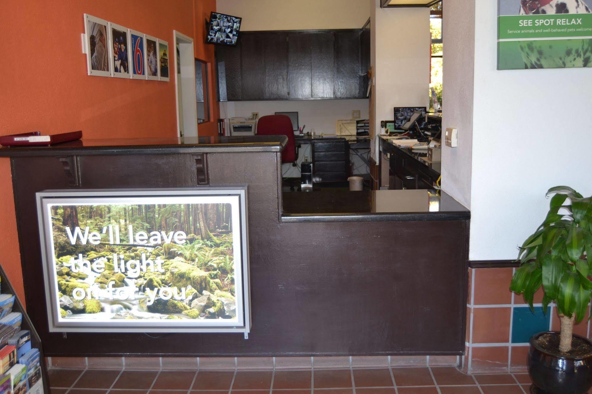 Motel 6 Oakdale, Ca エクステリア 写真