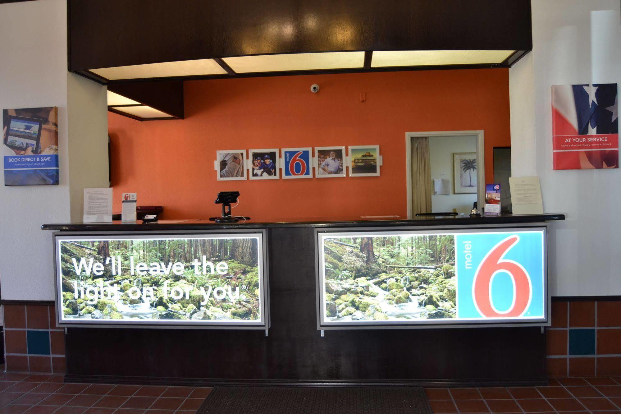 Motel 6 Oakdale, Ca エクステリア 写真