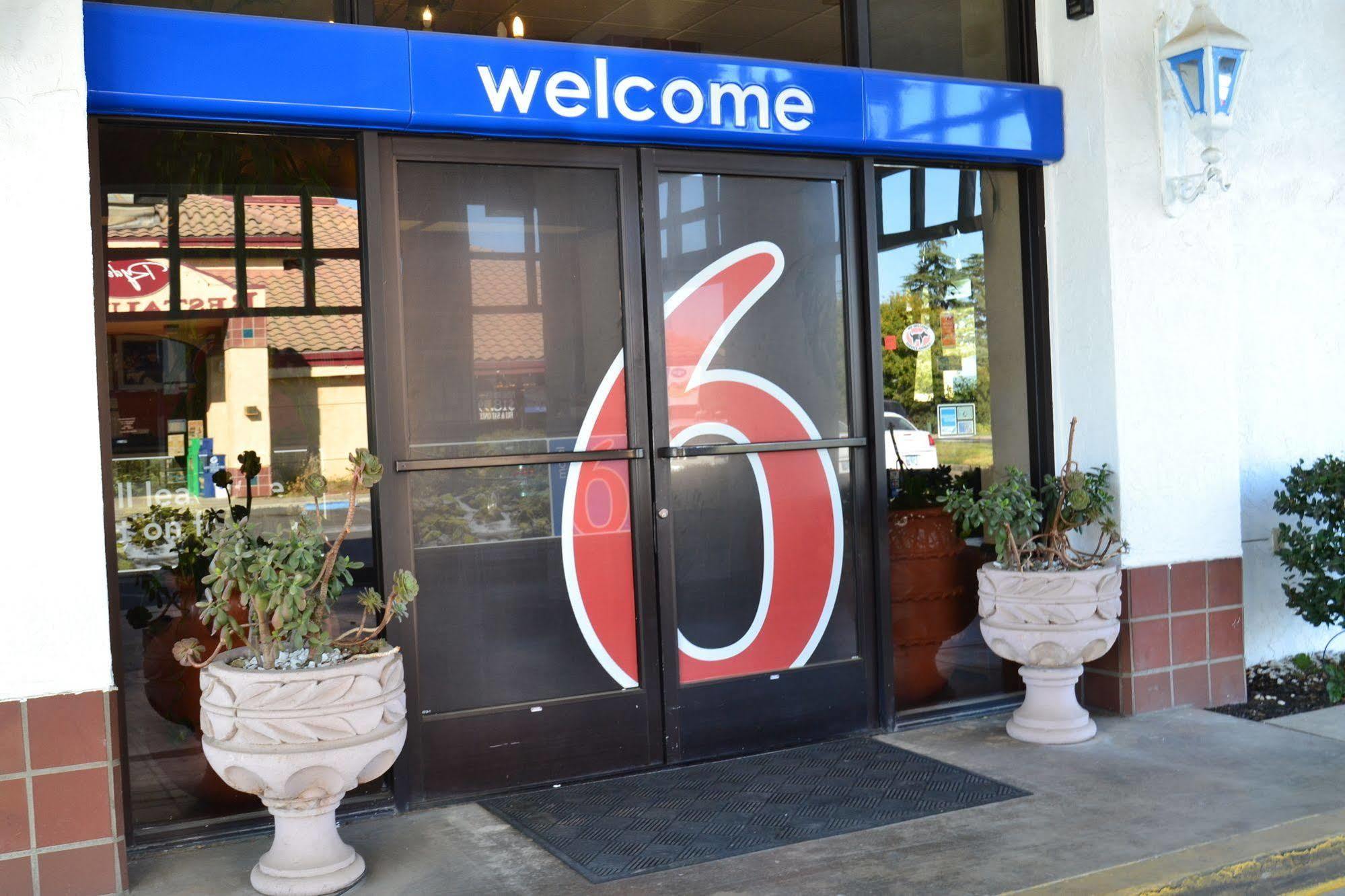Motel 6 Oakdale, Ca エクステリア 写真