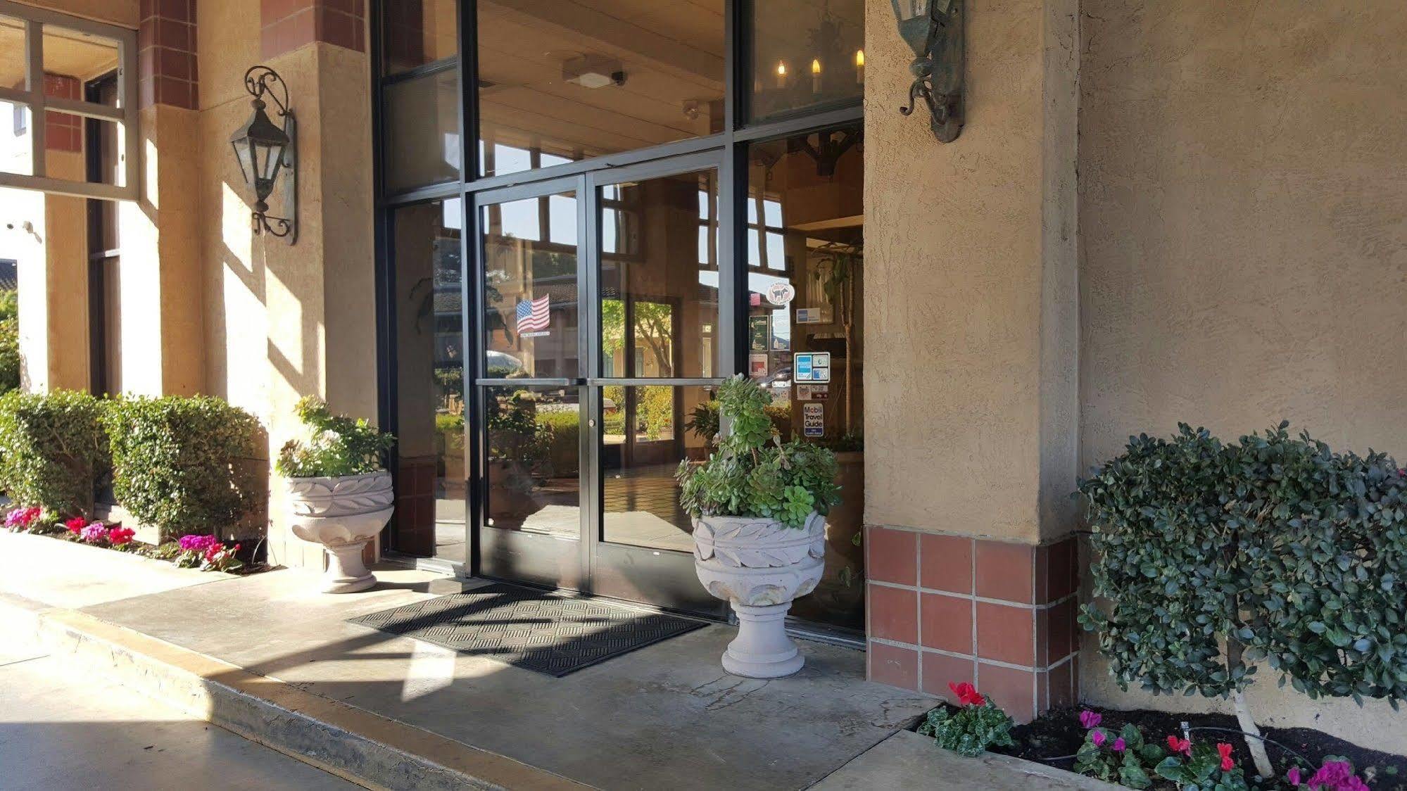 Motel 6 Oakdale, Ca エクステリア 写真